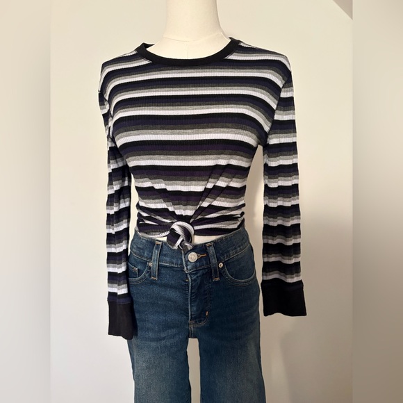 Free People multi stripe top w/ stretch & shirttail bottom. Great condition. - Picture 3 of 9
